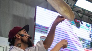 Cristian Abarzua es el único neuquino que competirá con los mejores pizzeros latinoamericanos, días más en Buenos Aires