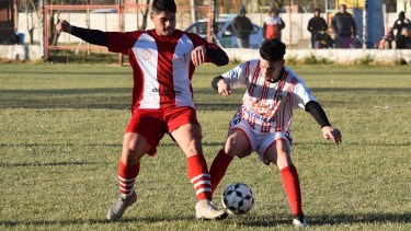 Buena Parada ganó su partido y sigue en lo más alto del Apertura a falta de cinco fechas. Fotos: Jorge Tanos 