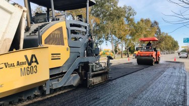 Avanza la repavimentación de la avenida Colón en Huergo