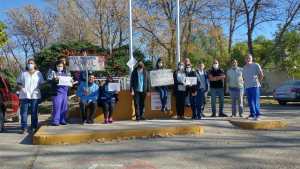 Siguen las protestas y retención de servicios en Adanil por salarios