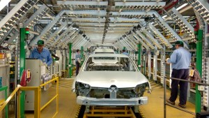 Renault incorpora 300 trabajadores para aumentar 50% su volumen de producción