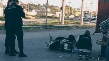 El accidente ocurrió esta tarde en la Avenida Giachino. Foto: Gentileza Taxistas en Movimiento