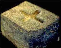 Historias de la meseta: la cabeza barbada y la piedra templaria
