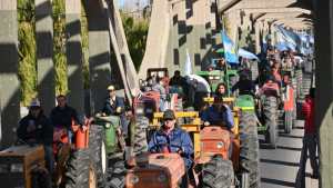 El tractorazo visibilizó la aguda crisis de los productores del Alto Valle