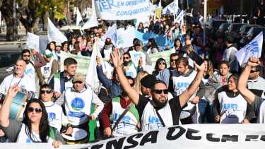 La Unter desarrolló una contundente marcha en Viedma. Foto: Marcelo Ochoa.