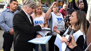 Unter entregó una nota al ministro de Trabajo informando los descuentos en los salarios. Foto: Marcelo Ochoa