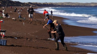 La pesca es una de las actividades que se pueden realizar por el Camino de la Costa. Foto: Marcelo Ochoa