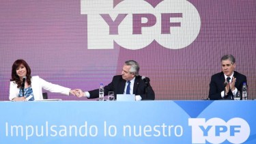 Interna: si de comunicación no verbal se trata, en medio del reencuentro, Cristina Kirchner se dirigió al presidente pero evitó mirarlo en más de una oportunidad - Foto: Agencia Télam.