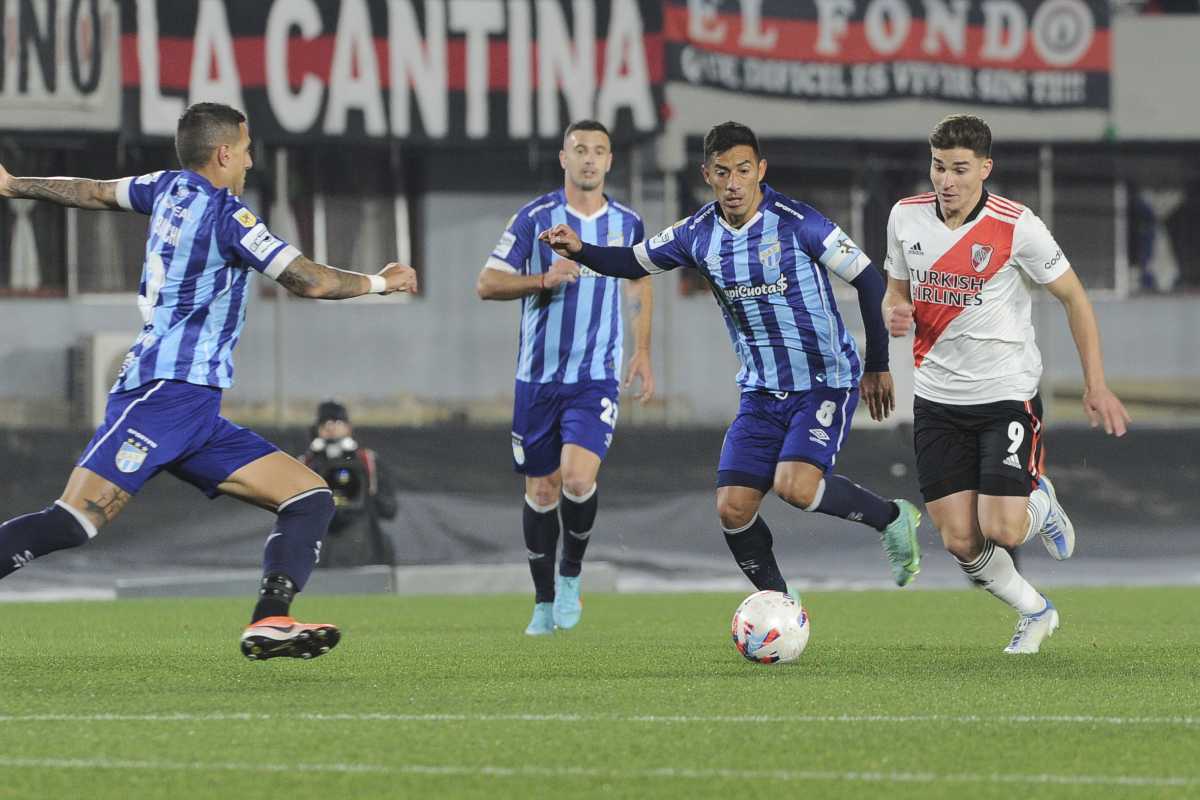 Julián Álvarez regreso de la gira con la Selección y es titular en el Millonario. (Foto: Telam)