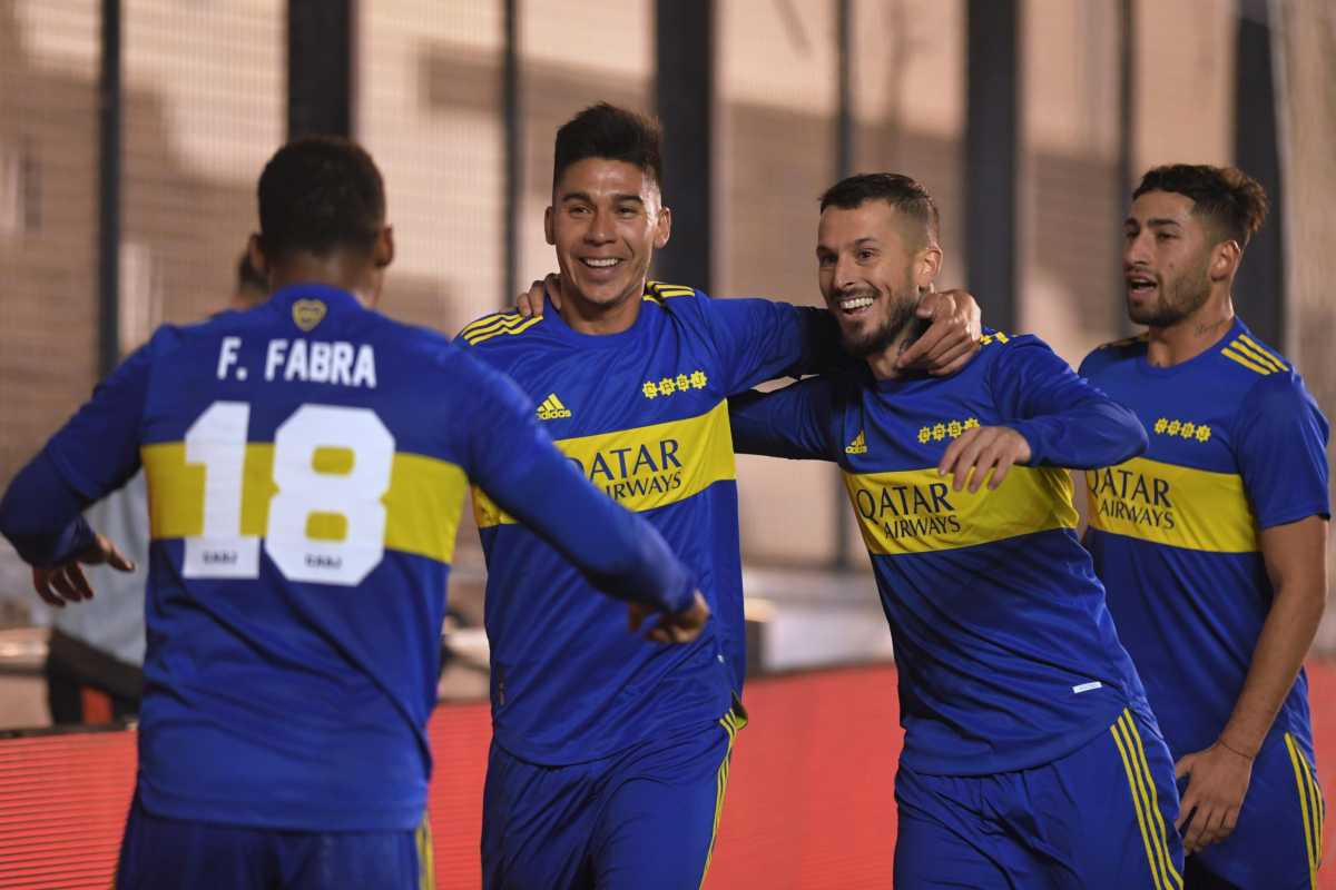 Pol Fernández marcó el 2-1 en el segundo tiempo y Boca derrotó a Barracas central. Fotos: Télam