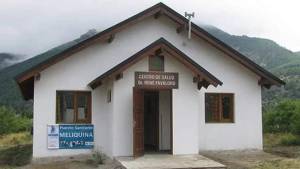 Denuncian desidia estatal en Meliquina: se incendió la casa de una enfermera y falta atención en Salud