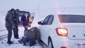 Gendarmería auxilió a personas varadas en la ruta 40 cerca de Zapala