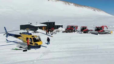 El centro de esquí de El Azufre, que se encuentra aislado en plena cordillera de Los Andes, a 180 kilómetros de la ciudad de Malargüe y a 8 de la frontera con Chile