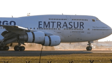 Allanan el hotel donde se encuentra la tripulación del avión retenido en Ezeiza. 