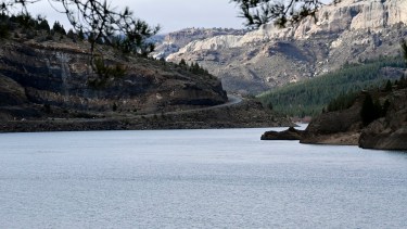 El caudal del río Limay y el Traful en la zona de la Confluencia tuvo cambios abruptos este año. Ahora comenzó la curva del ascenso otra vez. Foto: Chino Leiva