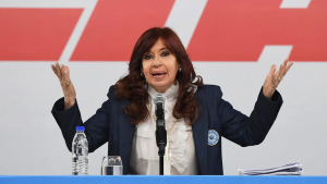 Cristina Kirchner insiste con transformar en trabajo los planes sociales