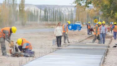 Se avanza en la obra de la ciclovía de Ruta Provincial N° 6 en Roca. Foto: gentileza Municipio de Roca
