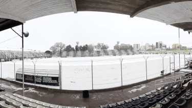 La Visera se cubrió de nieve en la mañana del viernes. (Foto: Club Cipolletti)