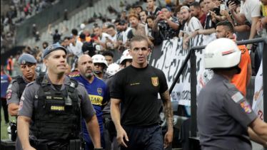 Una de los hinchas detenidos el martes por la noche en el estadio paulista.