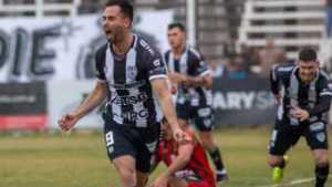 Heroica victoria de Cipolletti en San Juan