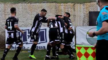 Cipo festejó un triunfo que necesitaba mucho. (Foto: Yamil Regules)