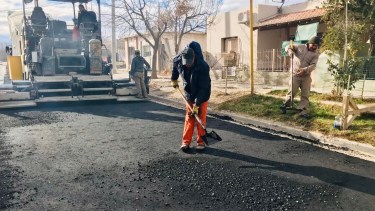 Completaron la repavimentación y habilitaron la circulación en una calle de Huergo