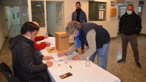 La UNCo llega al balotaje bajo tensión por el uso de datos personales de sus trabajadores