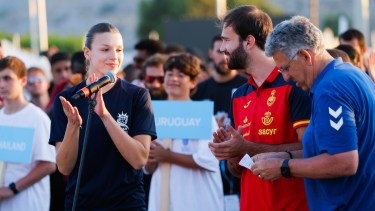 Bonomi y un reconocimiento especial en Grecia. (Foto: @CAHandball)
