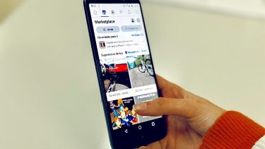 Aumentos mensuales: usar el celular será más caro, mes a mes. (Archivo).-