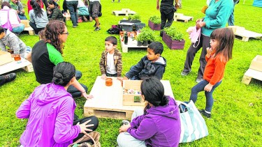 Los colegios participan de la movida sumándose a rellenar eco envases. 