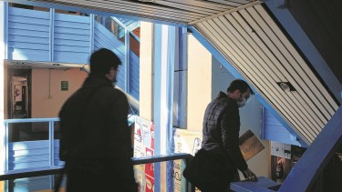 Los estatales rionegrinos tendrán durante la semana precisiones de las cancelaciones de salarios de junio y de aguinaldos. Foto: Marcelo Ochoa