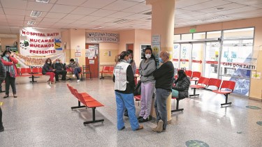 El hospital Zatti mantiene estado de alerta, con algunas acciones, pero suspendió los paros. Foto: Marcelo Ochoa