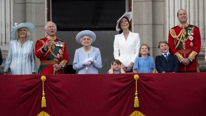 La Reina Isabel II reapareció para celebrar los 70 años en el trono