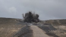Imagen de Cortan la ruta 23 por trabajos de voladura de un cerro ubicado en cercanías de Comallo