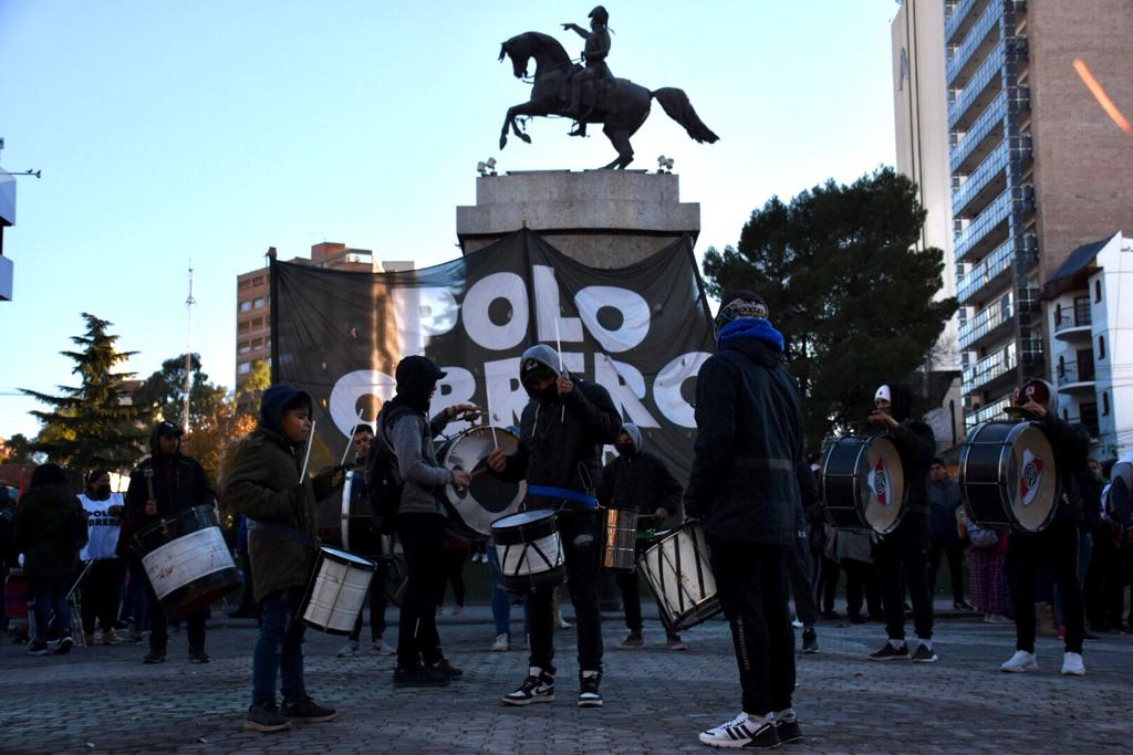 Las organizaciones sociales cerrarán las jornadas de protesta en Neuquén con un acto en el monumento. Foto archivo: Matías Subat.