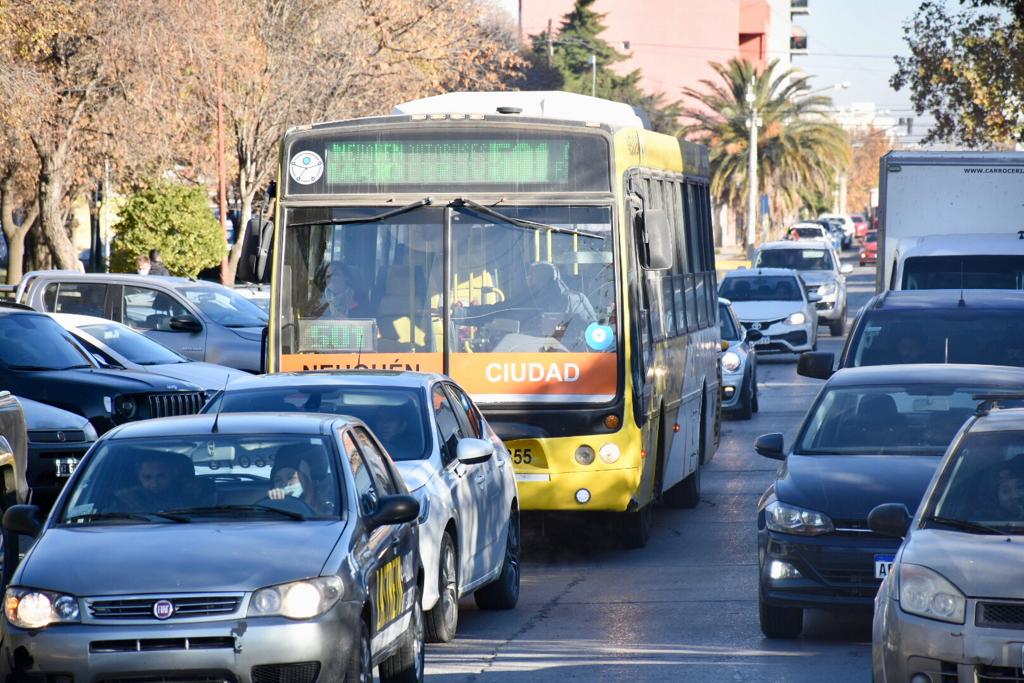 El transporte público en la ciudad tiene vencimiento este año y los concejales analizan el pliego licitatorio (foto Matías Subat)
