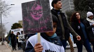 En fotos, la marcha en Neuquén por la explosión en la escuela de Aguada San Roque