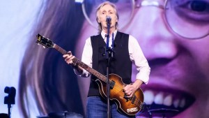 Los 80 de Paul McCartney: un festejo ante 60 mil personas y John Lennon como invitado de lujo