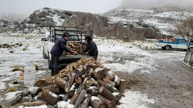 En las sierras del Alto Pilquiniyeu, el tiempo castiga fuerte de los pobladores de la zona. Foto: Diana Miglio.