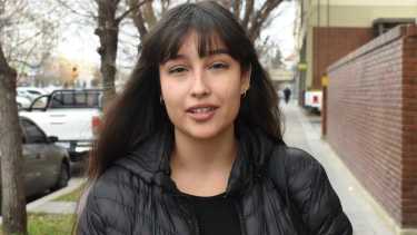 Chavela, la joven de Roca que presentó un amparo para continuar cobrando una pensión luego de la muerte de su madre y de su abuela. (Foto: Juan Thomes)