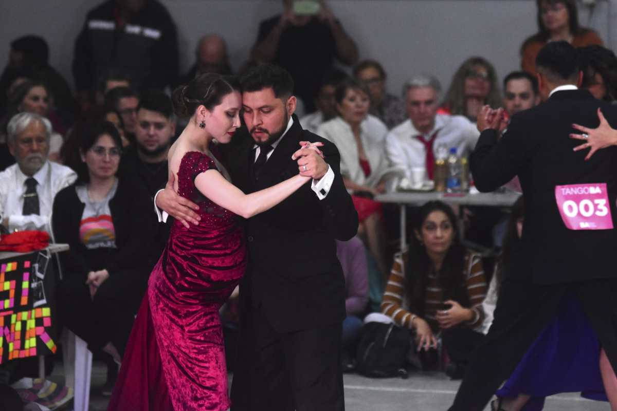 La preliminar del Mundial Tango se está desarrollando en Roca con parejas que provienen de distintas ciudades patagónicas.