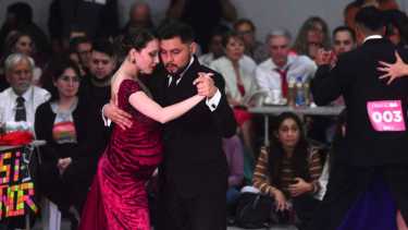 La preliminar del Mundial Tango se está desarrollando en Roca con parejas que provienen de distintas ciudades patagónicas.