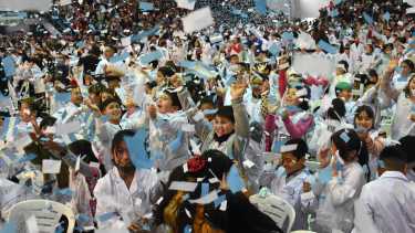 Estudiantes de las Ovejas harán su promesa a la bandera en Rosario. Foto archivo: Juan Thomes