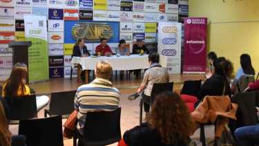 Esta mañana, en la sala de conferencias de CAIC de Roca, se realizó el lanzamiento oficial de la "Clínica del Emprendedor". Fotos Juan Thomes.