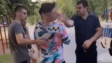 Un policía de San Luis deberá pagarle a un joven por abofetearlo. 