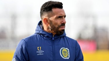 Carlos Tevez dirigirá hoy su primer partido como entrenador de Rosario Central. 