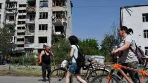 Ucrania: el drama de los que vuelven a rearmar sus hogares