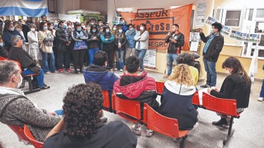 La asamblea de los hospitalarios del viernes, en Viedma, fue de las más numerosas. Foto Marcelo Ochoa