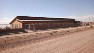 Gutiérrez en el «corazón de Vaca Muerta» por una escuela primaria y la Cámara empresarial