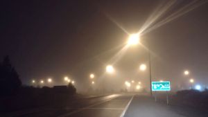 La niebla afecta la visibilidad en rutas y calles de Bariloche